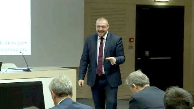 Customer Centricity and Hyper-Personalization: the Disruptive Case of Monzo Bank