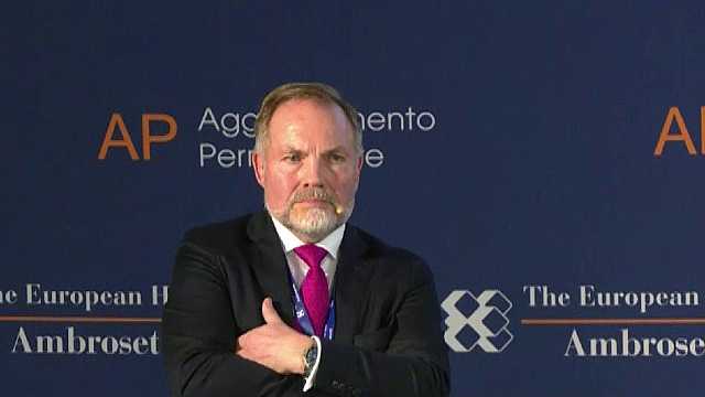 Opportunities and challenges of leadership in the age of AI