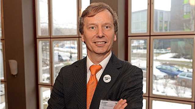 5G revolution: the challenge of security and privacy.