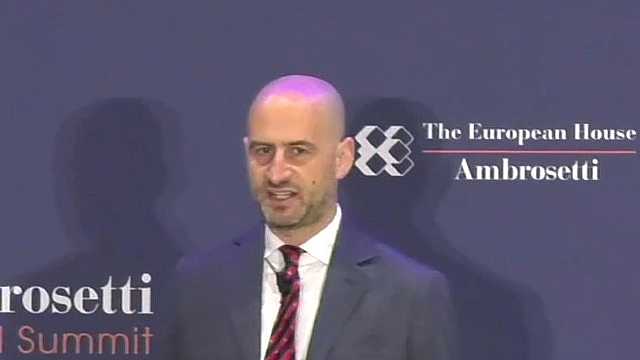 The Energy Transition in the global race among  super-Powers